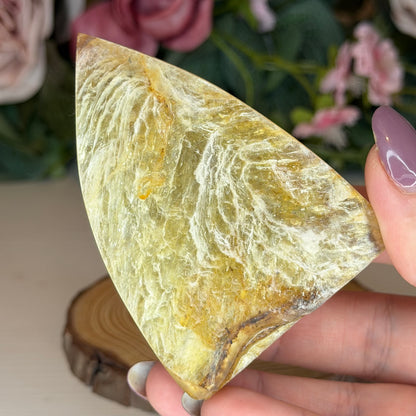 Gold Mica Teardrop (Imperfect)