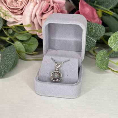 Labradorite Clam Shell Necklace