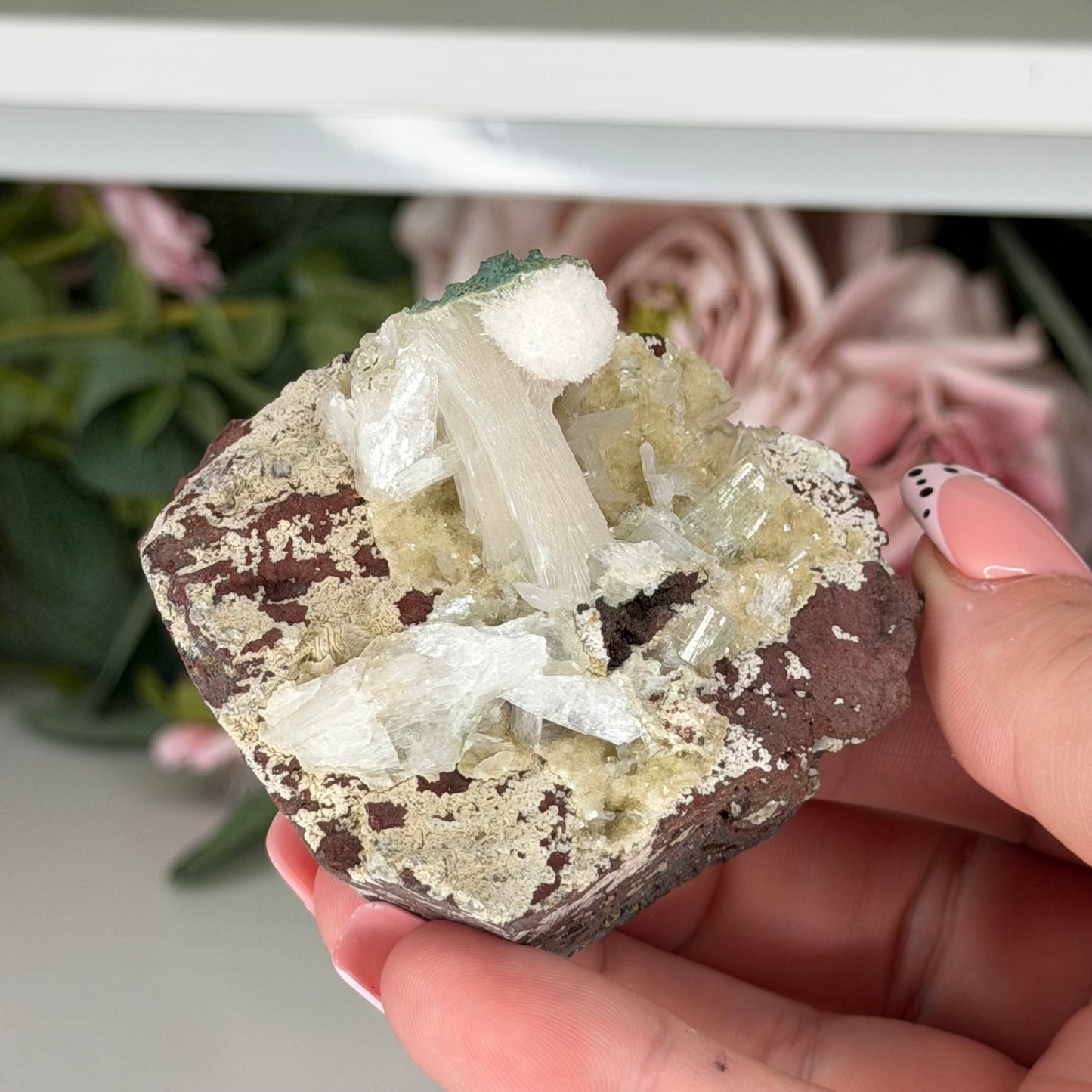 Apophyllite, Stilbite, Mordenite & Chalcedony AR