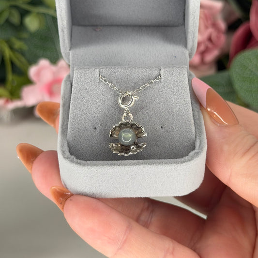 Labradorite Clam Shell Necklace