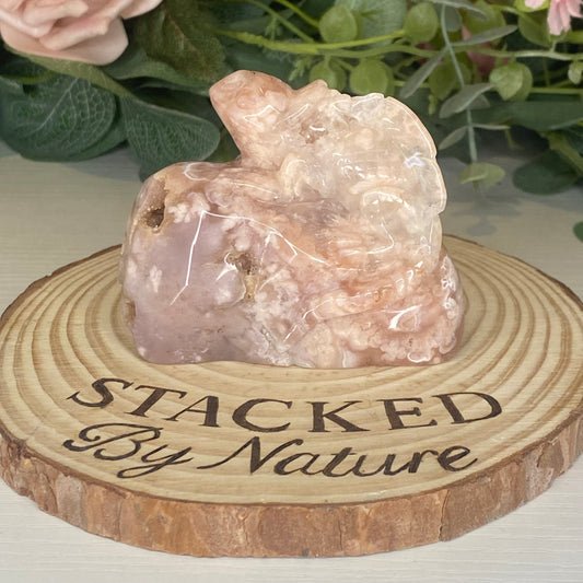 Pink Amethyst with Flower Agate Lizard On A Rock Carving