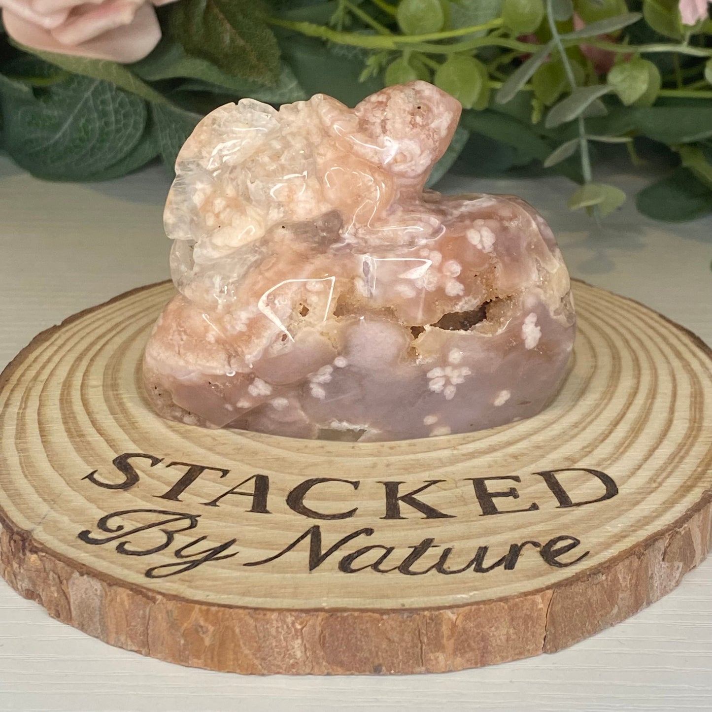 Pink Amethyst with Flower Agate Lizard On A Rock Carving