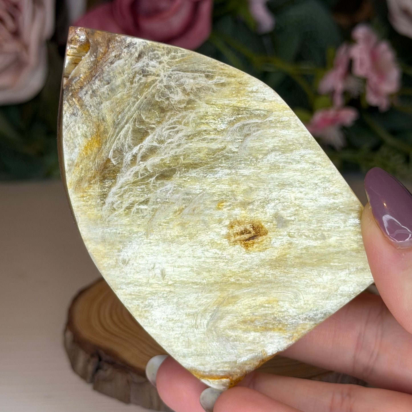 Gold Mica Teardrop (Imperfect)