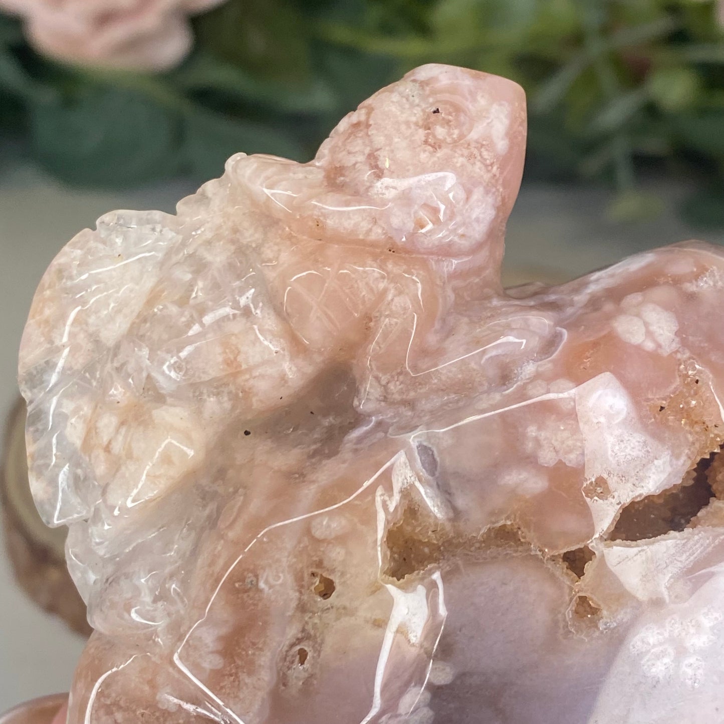 Pink Amethyst with Flower Agate Lizard On A Rock Carving