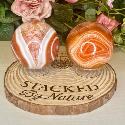 Carnelian spheres